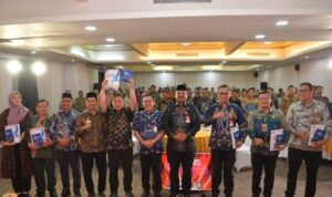 Penghargaan Safrizal ZA untuk Pencapaian Anggaran 2024 Ditjen Bina Adwil yang Mencapai 98,41 Persen