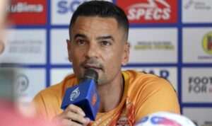 Perbandingan Peran Andritany Ardhiyasa dan Carlos Eduardo: Analisis Carlos Pena