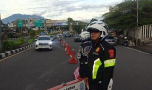 Arus Lalu Lintas Puncak Kembali Normal Setelah 10 Jam One Way Menuju Jakarta