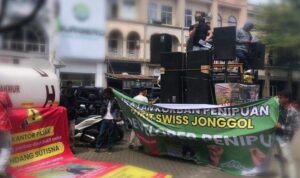 Kantor Developer Bukit Swiss Jonggol Diserbu Puluhan Konsumen, Ini Keluhannya!