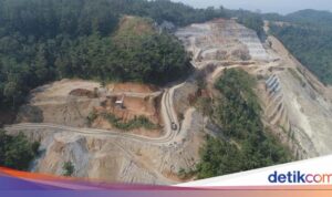Pembangunan Batching Plant Baru oleh Waskita Beton di Bendungan Bener