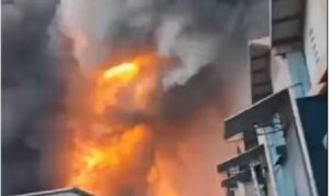 Teror Api: Gudang di Dadap Dekat PIK 2 Tangerang Dilanda Kebakaran Besar, Warga Terkejut Mendengar Suara Ledakan