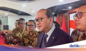 Kejatuhan Harga Nikel: Tantangan Hilirisasi Rosan di Indonesia