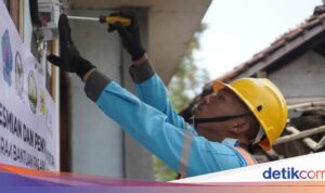 Aliran Listrik Kembali Menyala untuk 1.873 Pelanggan Terdampak Banjir di Jakarta