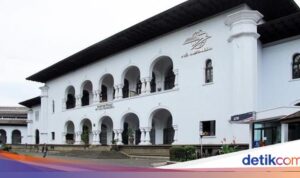 Pos Indonesia Meluncurkan Obligasi Senilai Rp 1 Triliun