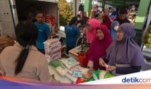 Antusiasme Masyarakat Menjelang Ramadan untuk Mencari Potret Pasar Murah