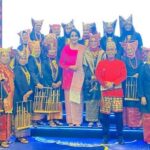 Menyampaikan Pentingnya Pelestarian Warisan Songket untuk Generasi Selanjutnya