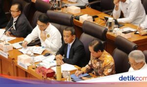 Pertemuan DPR Bersama Bahlil: Larangan Pengecer Menjual Tabung Gas 3 Kg