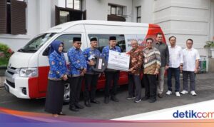 Bank Jatim Mengalirkan Bantuan ke Pemerintah Kota Malang dan Pemerintah Kabupaten Tulungagung