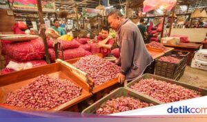 Menuju Ramadan, Harga Bawang Merah dan Cabai Rawit Merah Melonjak Naik
