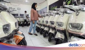 Penjualan Sepeda Motor Listrik Lesu, Pengusaha Meminta Jaminan Insentif Tambahan