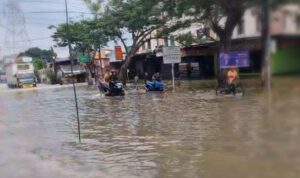 Banjir Terus Menggenangi, Akses Kota Tangerang ke Jakarta Tetap Terhambat