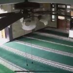 Tindak Pencurian Terjadi di Musalah Assafiyah Ciracas Jaktim Terekam CCTV