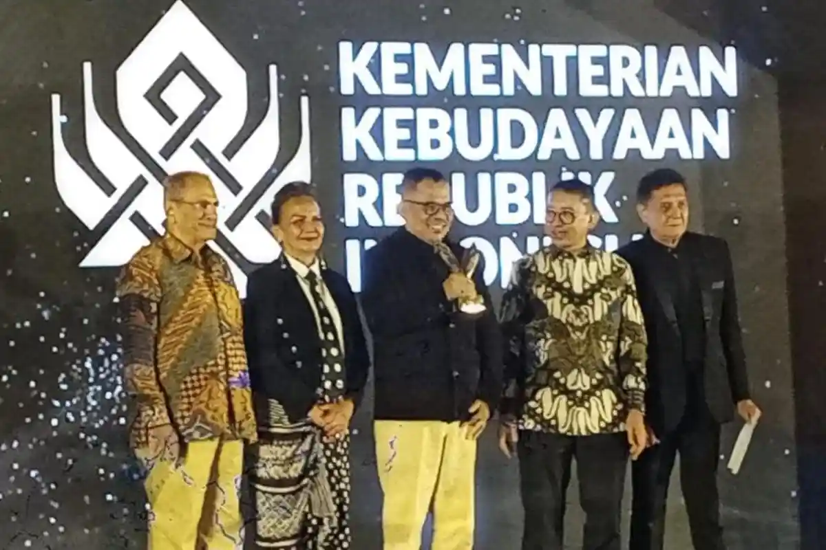 Daftar Pemenang Penghargaan Simbol Penghormatan untuk Sineas dan Wartawan yang Mengabdikan Diri pada Dunia Film