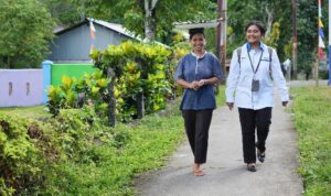 Ibu-Ibu Mekaar: Pahlawan Ekonomi Keluarga Indonesia