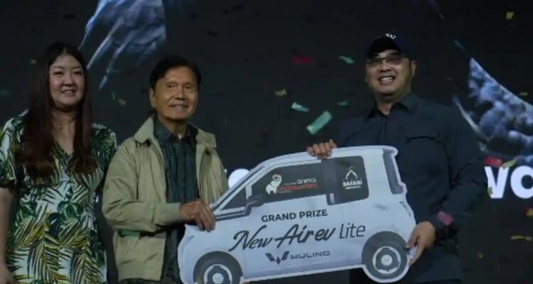 Taman Safari Indonesia Berikan Mobil Listrik kepada Pemenang Kompetisi Foto & Video Hewan 2025