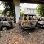 Kebakaran Mobil di Kolong Rel KA Karang Anyar Jakpus, Diduga Akibat Kebocoran Gas di dalam Kendaraan