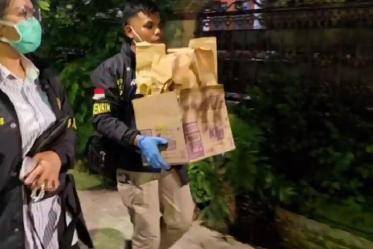 Densus 88 Ungkap Fakta Terduga Pembuat 7 Bom yang Meledak di Masjid SMAN 72 Jakarta