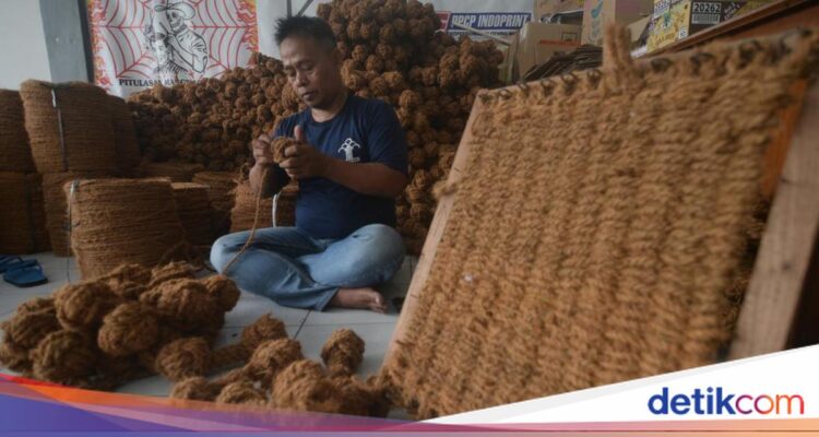 Kreativitas Warga Binaan Rutan Boyolali: Membuat Kerajinan Sabut Kelapa untuk Ekspor