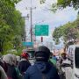 Uji Coba Lampu Merah di Ciputat: Warga Keluhkan Kemacetan Parah Akibat Durasi Panjang