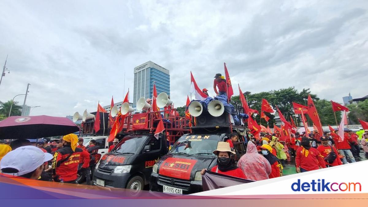Buruh Menolak Usulan UMP 2026 dari Pemerintah & Pengusaha, Menuntut Kenaikan 10,5 Persen!
