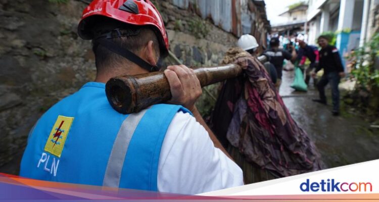 Mengoperasikan Sirkit II Jaringan Kabel Laut Sumatera-Bangka